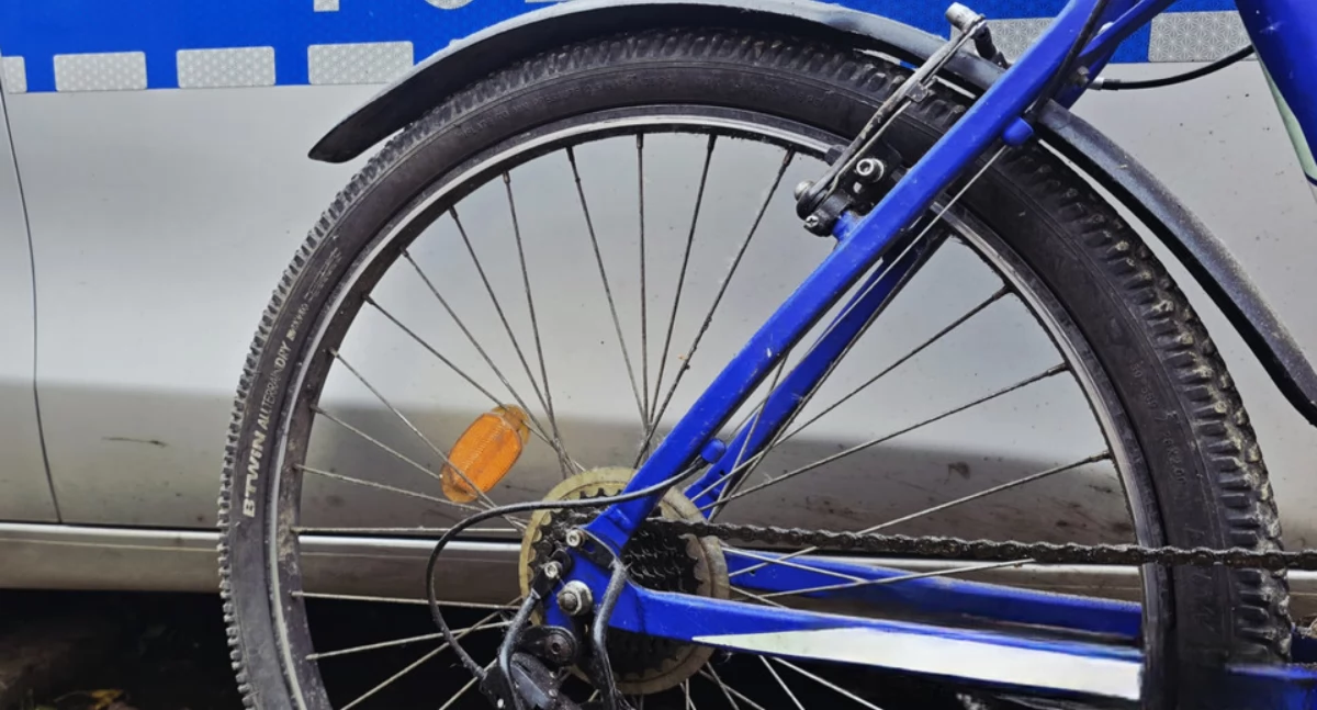 Pijany rowerzysta wjechał w inny pojazd
