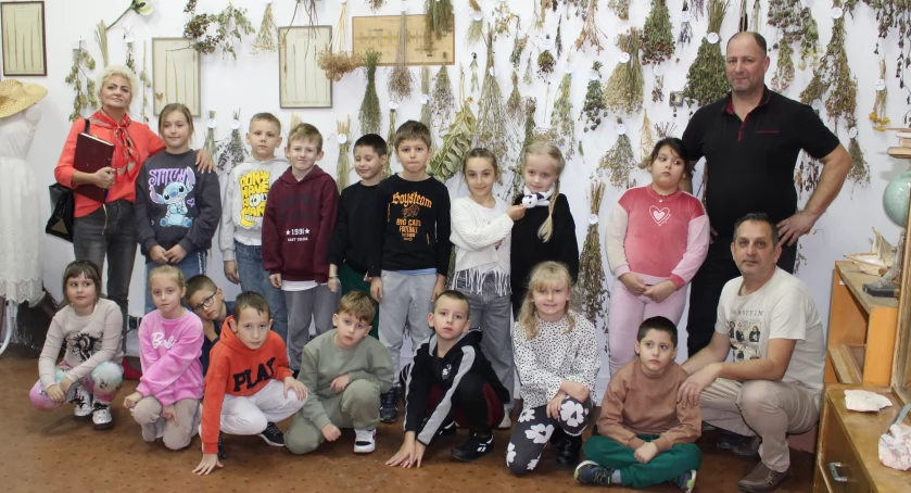 Zwiedzili Ekomuzeum i Zespół 12 Apostołów - atrakcje turystyczne Chełmska Śląskiego.