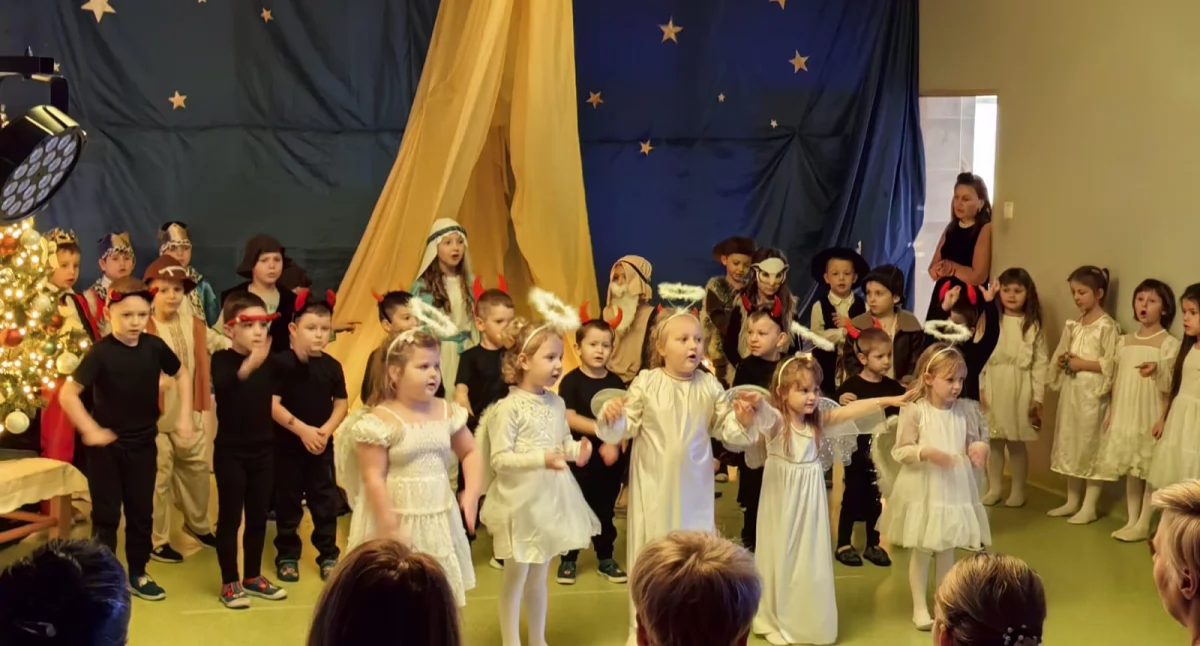 Magia świąt w Chełmsku Śląskim. Wyjątkowe występy przedszkolaków