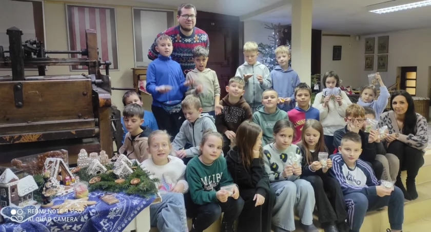 Trzecioklasiści poznali tradycje i zwyczaje Świąt Bożego Narodzenia.
