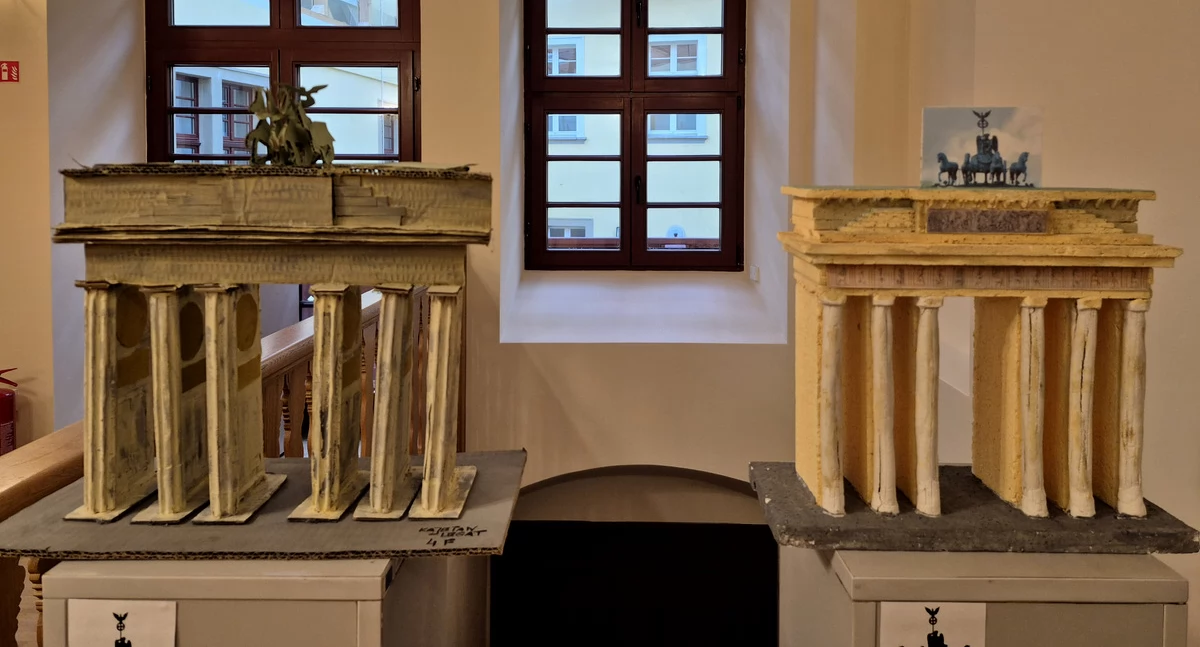 Brama Brandenburska widziana oczami młodych miłośników historii