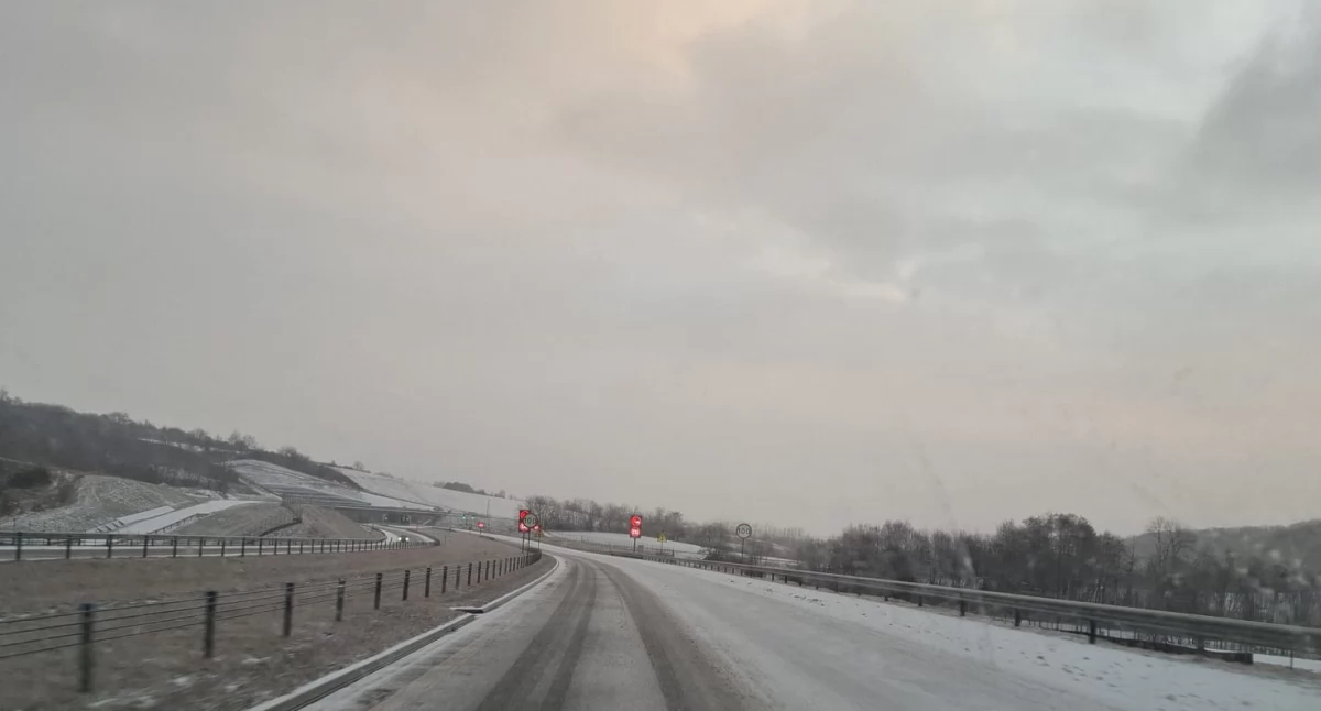 Uwaga ślisko