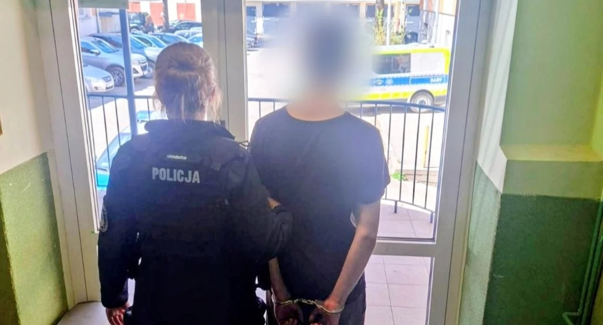 Zabrał kartę matki i wypłacał pieniądze, bratu się to nie udało