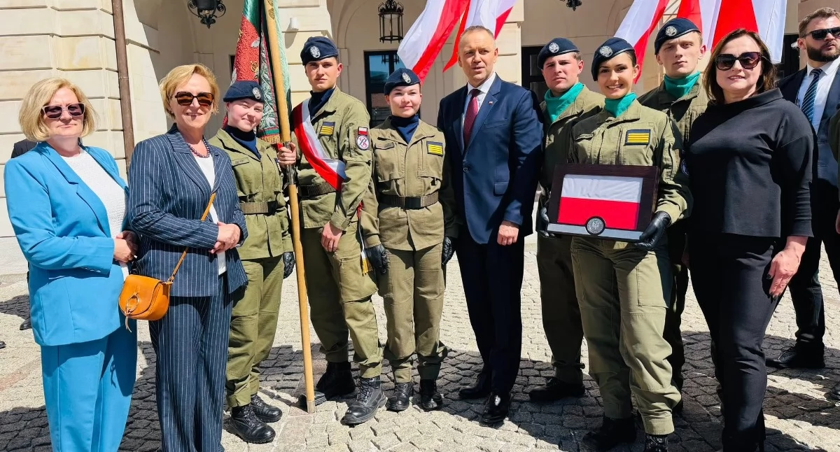 Mają flagę od prezydenta