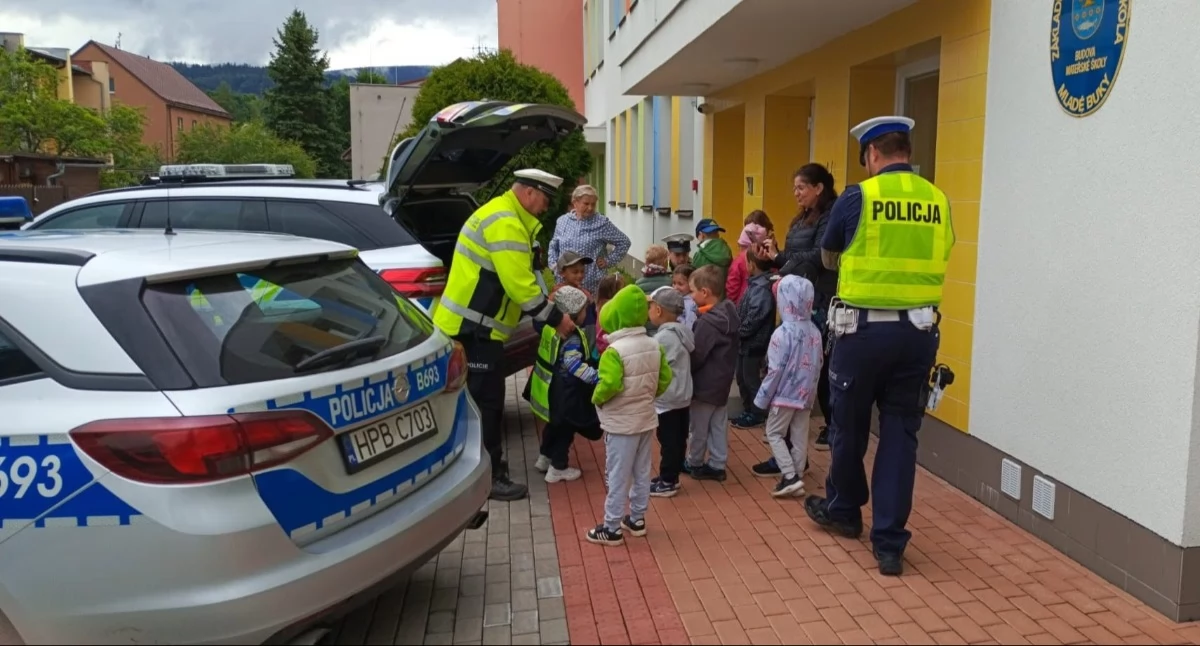 Kamiennogórscy policjanci w czeskim przedszkolu