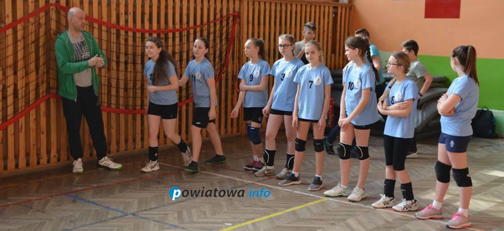 Powiatowe trójki dziewcząt