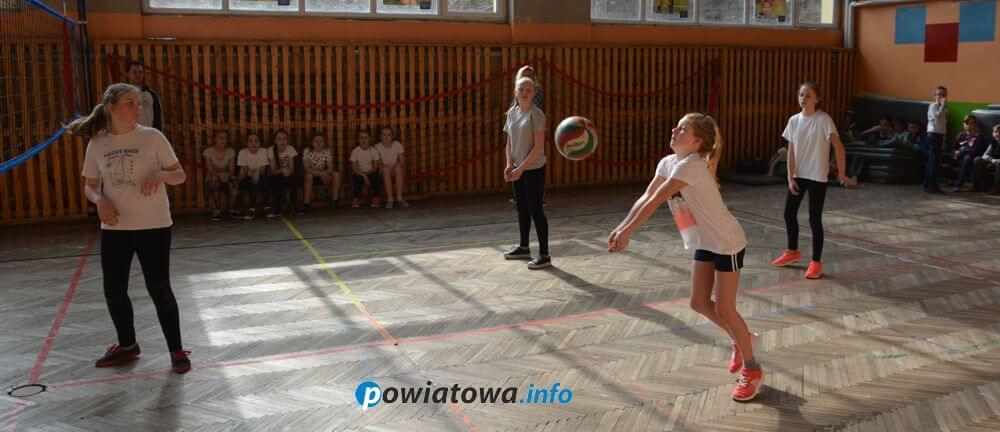 Powiatowe czwórki dziewcząt