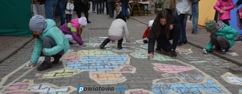 Wielkanoc na rynku i w muzeum - galeria zdjęć