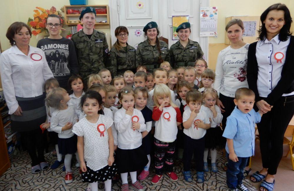 O niepodległości w przedszkolu-  galeria zdjęć