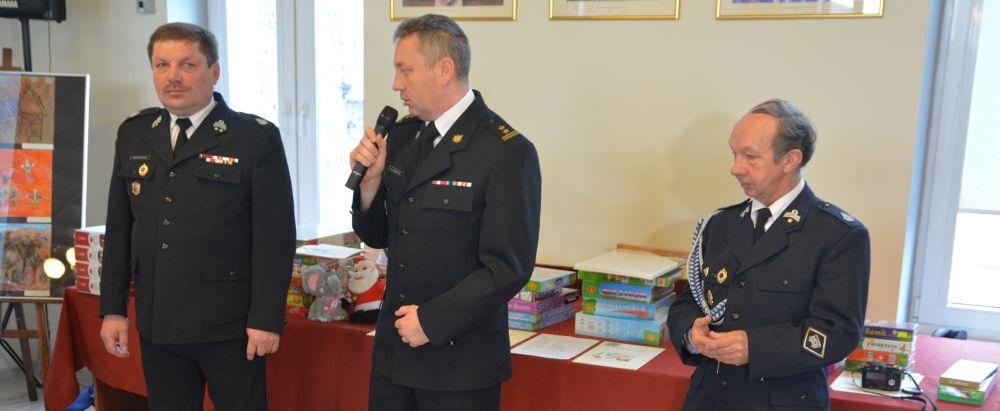 Strażacy w plastyce