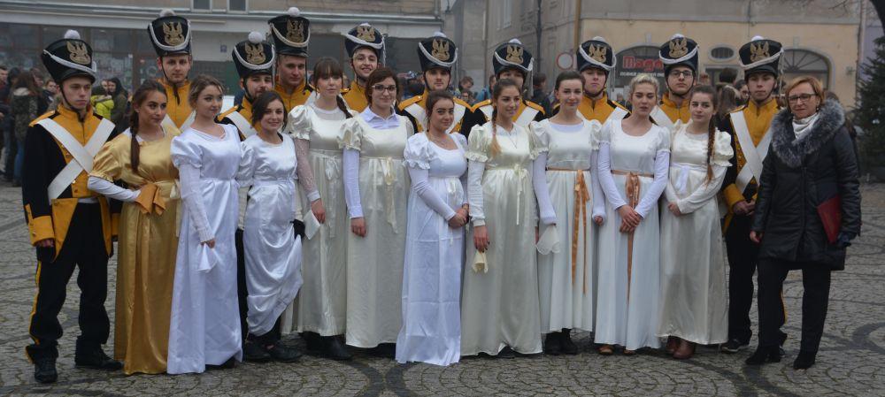 Niepodległościowy polonez - galeria zdjęć