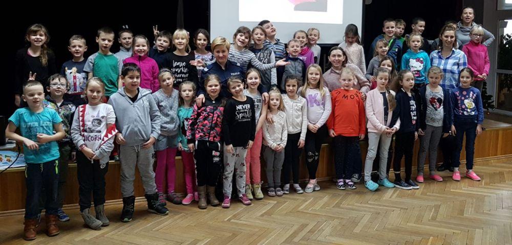 Policjanci na półkolonii