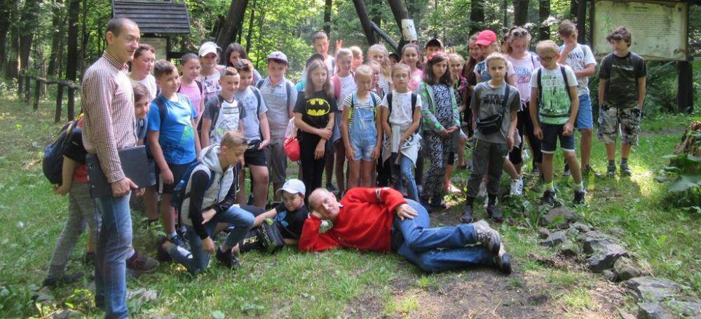 Na ścieżce przyrodniczo-dydaktycznej ?Dolina Różaneczników?