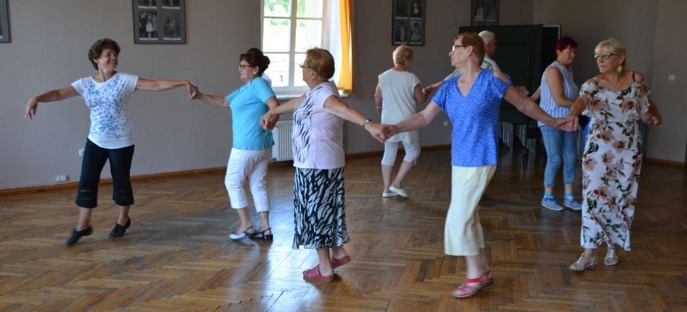 Rozśpiewane i roztańczone spotkanie pokoleń