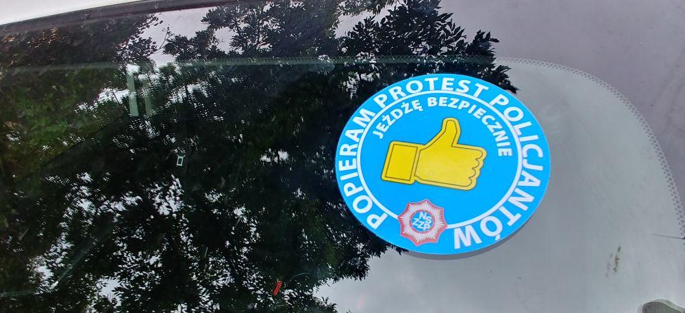 Bezpiecznie, z policją