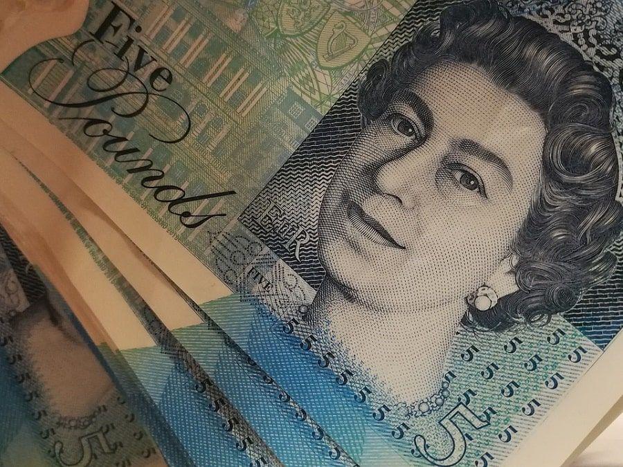Przelewy do Anglii - wybierz najszybszy sposób