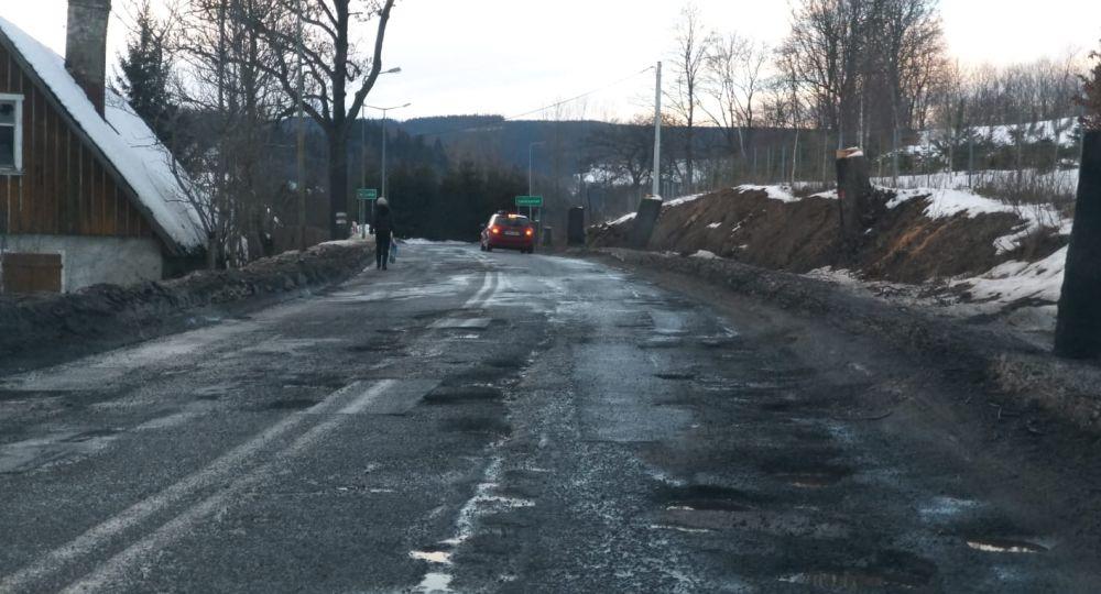 Uwaga, dziury - Twoja powiatowa