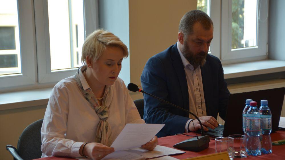 Mniej aptek