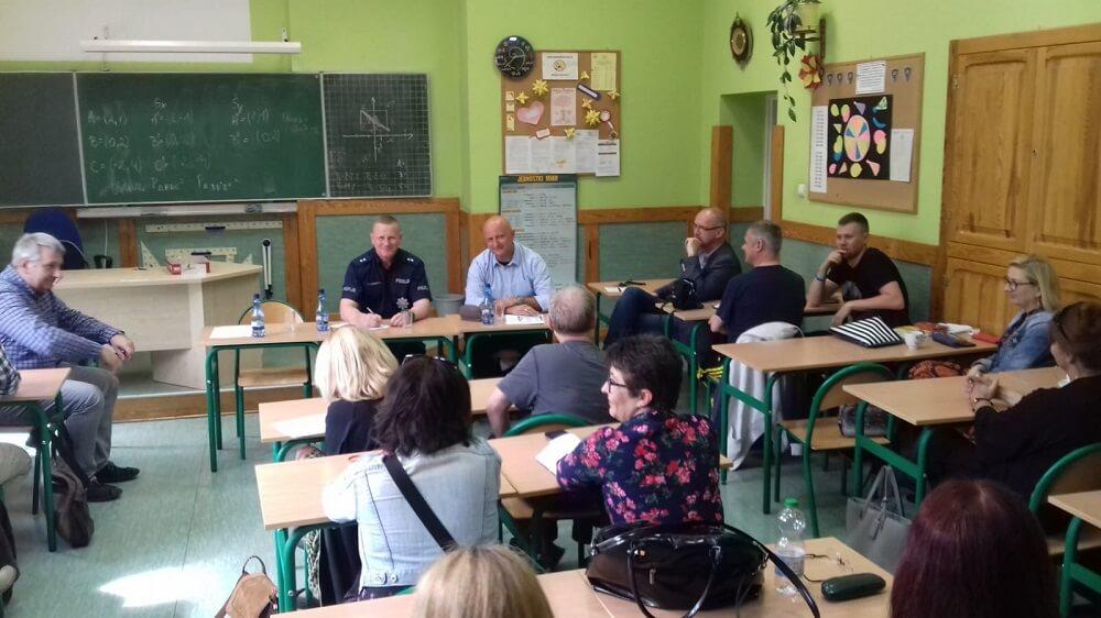 Maj z policją