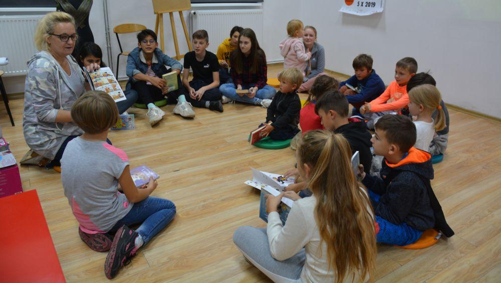 Noc w bibliotece w Pisarzowicach
