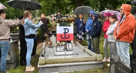 O powstańcach na cmentarzu