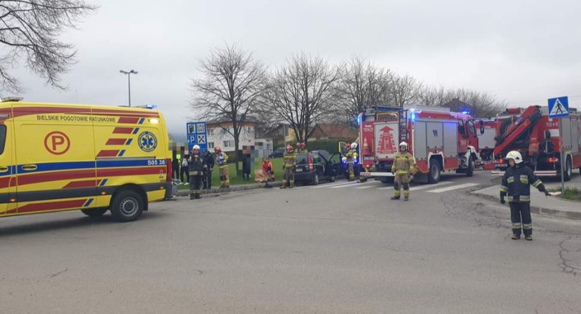 Wypadek w Lipowej.Dwie osoby poszkodowane (aktualizacja)