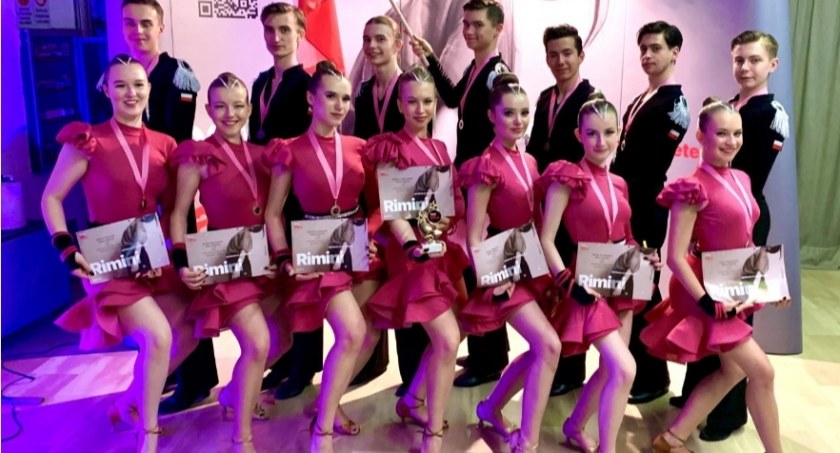 Żywieckie formacje reprezentujące Polskę na międzynarodowym festiwalu Rimini Dance Open wróciły z grand prix