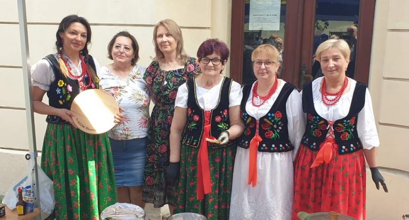 KGW Bierna dzielnie reprezentowały gminę Łodygowice  na festiwalu Dziewięćsił 