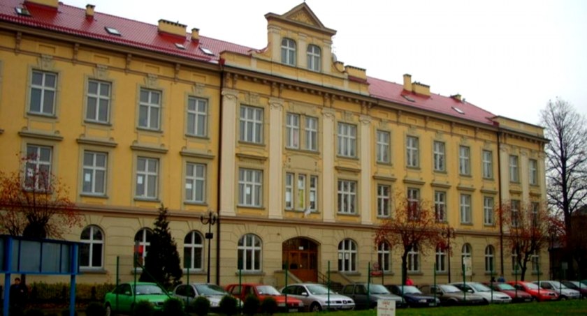 „Rażące naruszenie przepisów” w szkole im. Jana Pawła II
