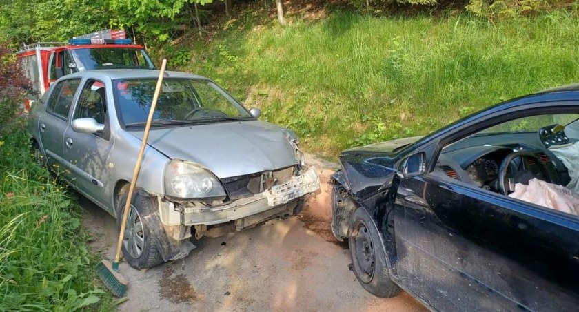 Kolizja drogowa w Zwardoniu - Szczęśliwy finał bez poszkodowanych