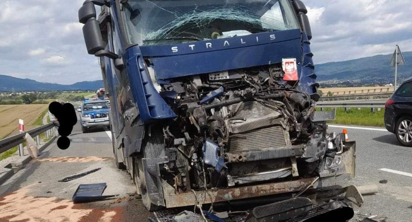 Groźnie wyglądający wypadek na S1