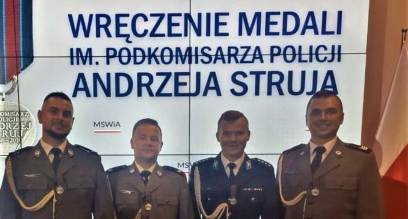 Bohaterska postawa  policjantów z Łodygowic