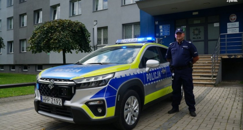 Nowy radiowóz dla policjantów z Gilowic 