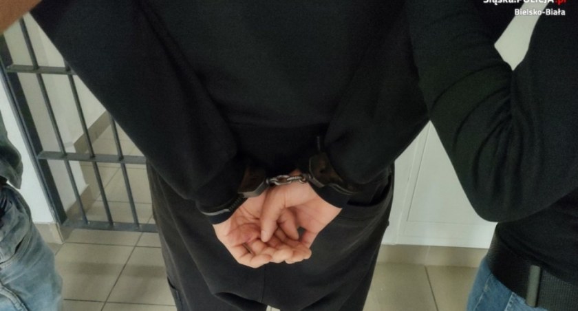 19 latek z powiatu żywieckiego oskarżony o rozbój. Grozi mu 12 lat.