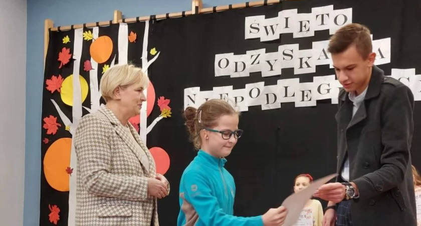 Karmnik dla ptasiego sąsiada