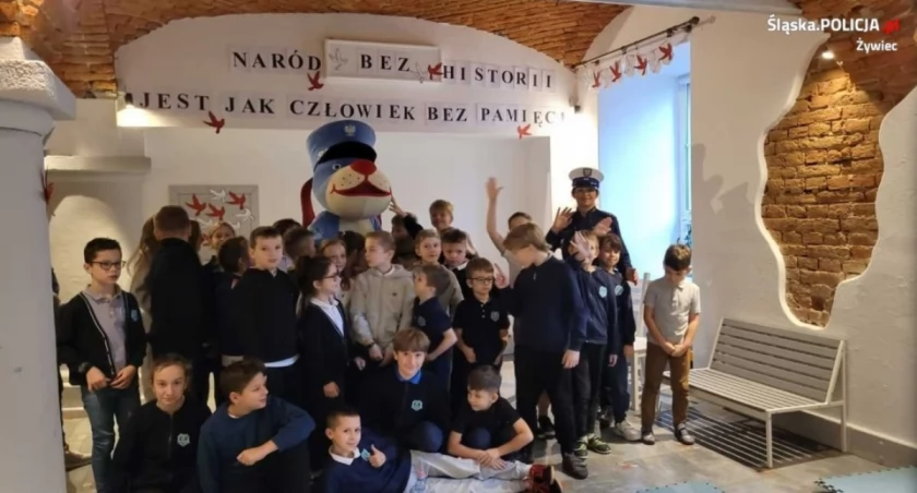 Policjanci cały czas prowadzą akcję Bezpieczeństwo dzieci i Młodzieży 