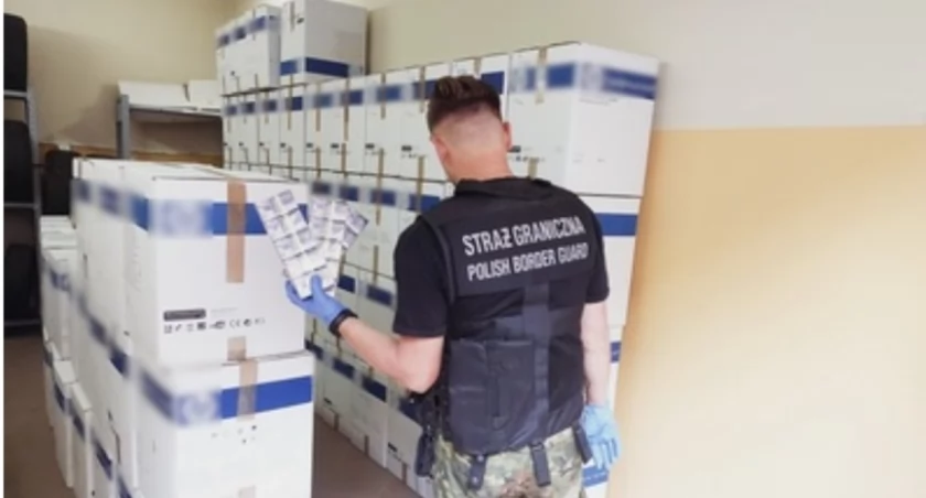 Skuteczna Akcja Straży Granicznej w Powiecie Żywieckim: Powstrzymano Nielegalny Przemyt Papierosów o Wartości 1,2 Miliona Złotych