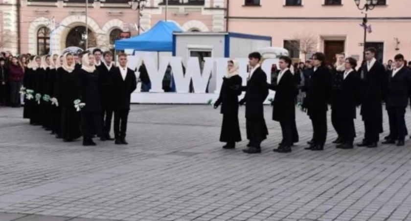 Zatańczą poloneza na Żywieckim Rynku