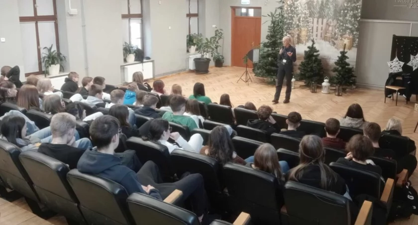 Zagrożenia wieku dorastania