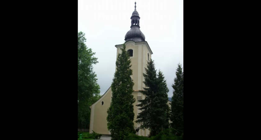 Kościół świętego Wojciecha w Jeleśni: Historia i Zabytkowa Architektura