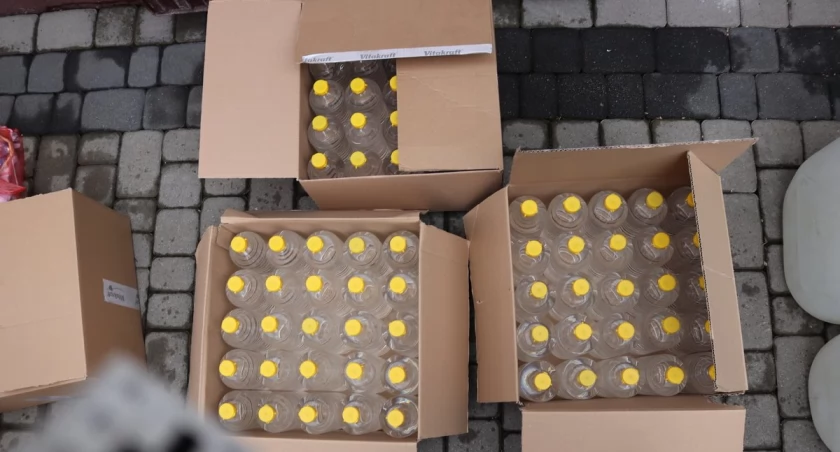 Policjanci zlikwidowali nielegalną produkcję alkoholu.