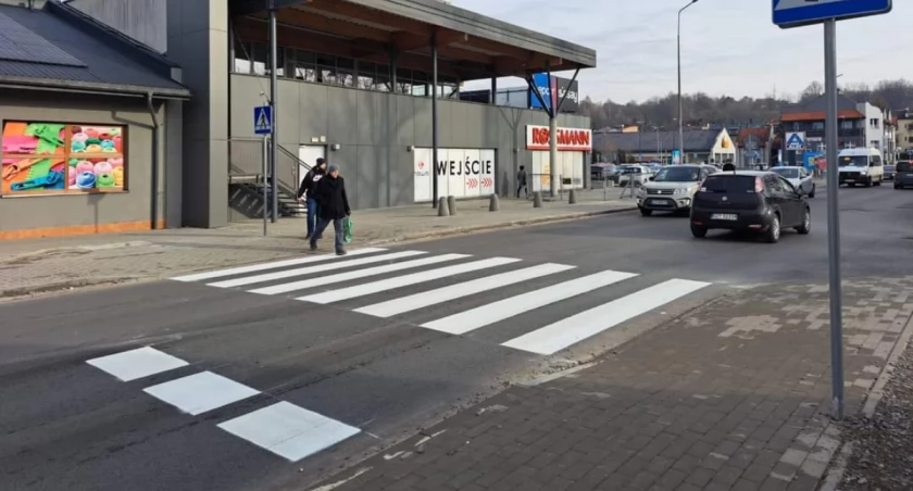 Już są nowe pasy na ul. Sienkiewicza I Żeromskiego 