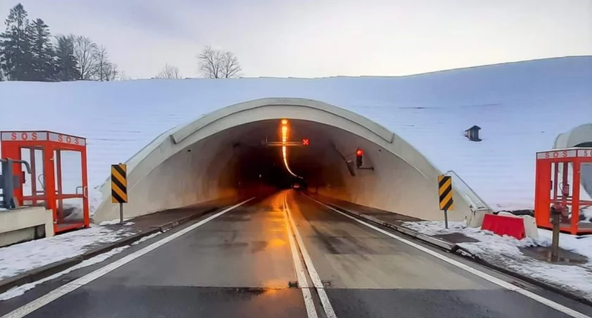Tunel Emilia znów otwarty 