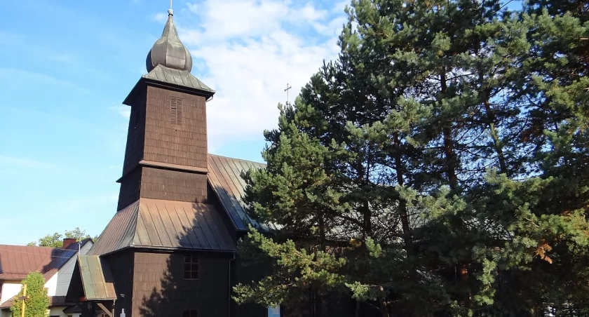 Kościół Matki Bożej Częstochowskiej w Żabnicy: Perła Architektury Drewnianej Śląska