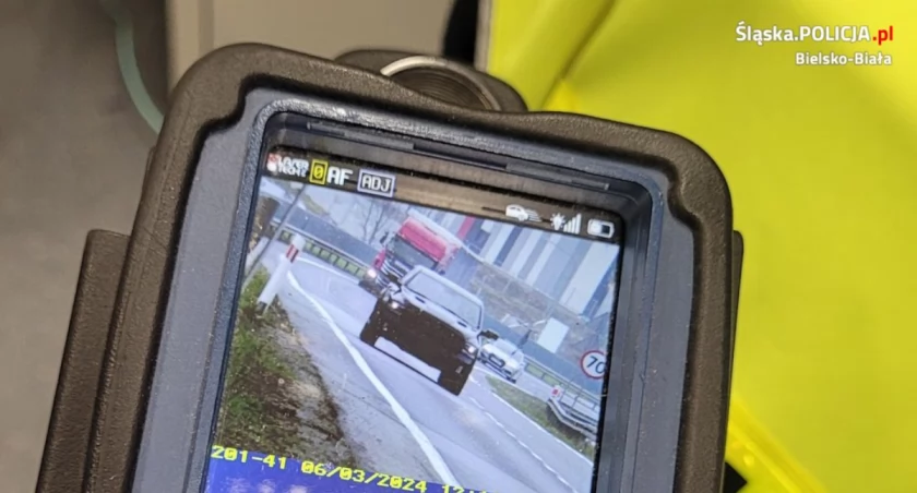 Pędził 200 kmh. Zapłaci 4000 tys zł mandatu