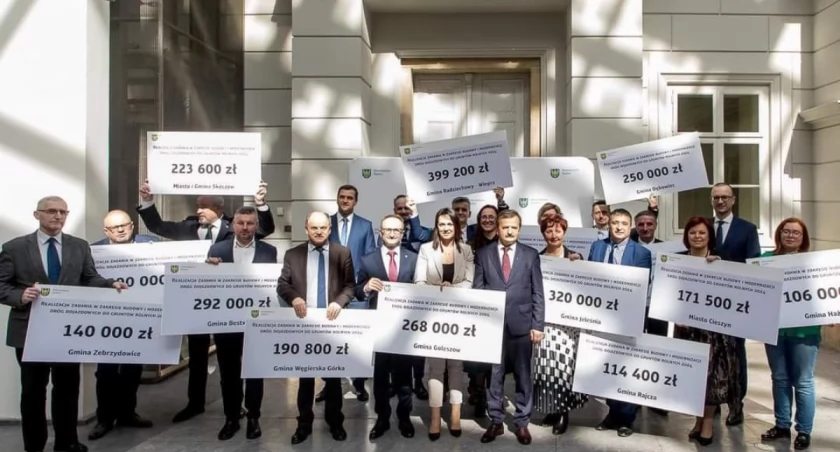 Gmina Jeleśnia otrzymała promesę na budowę dróg rolnych 