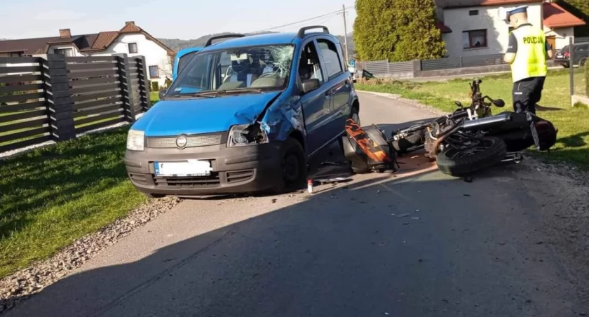 Wypadek z udziałem motocyklisty w  Pietrzykowicach 