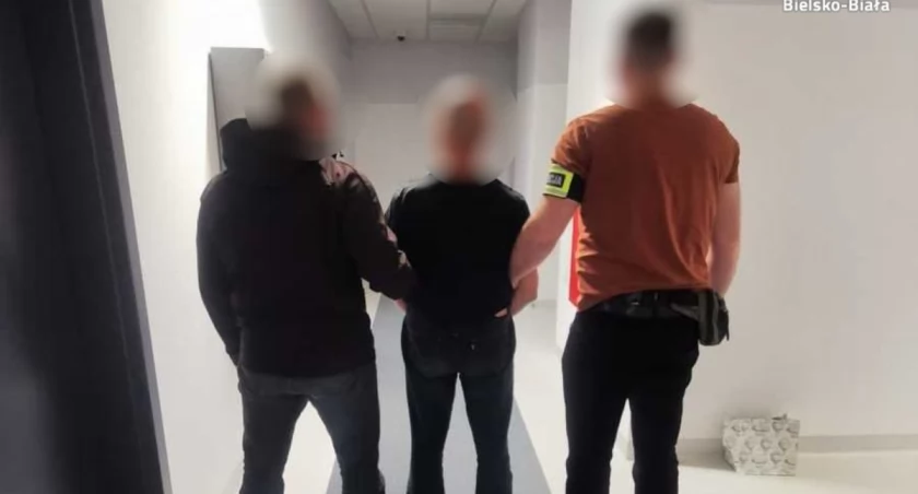 Policjanci zatrzymali osobę odpowiedzialną za podłożenie granatu na torach