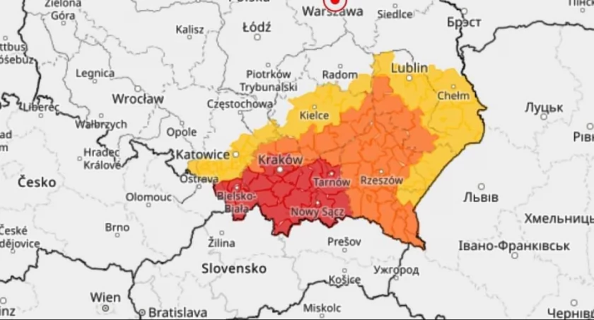 Mamy już 3 stopień zagrożenia burzami i deszczem