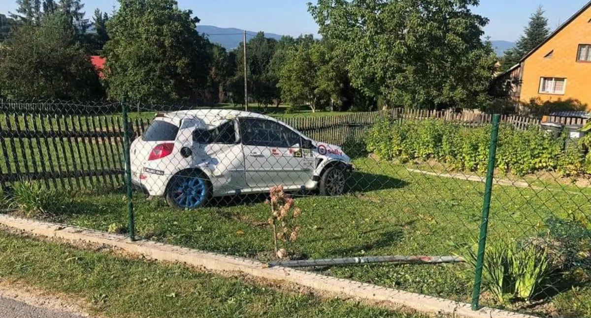Zdarzenie drogowe w Ostrem – interwencja służb ratunkowych